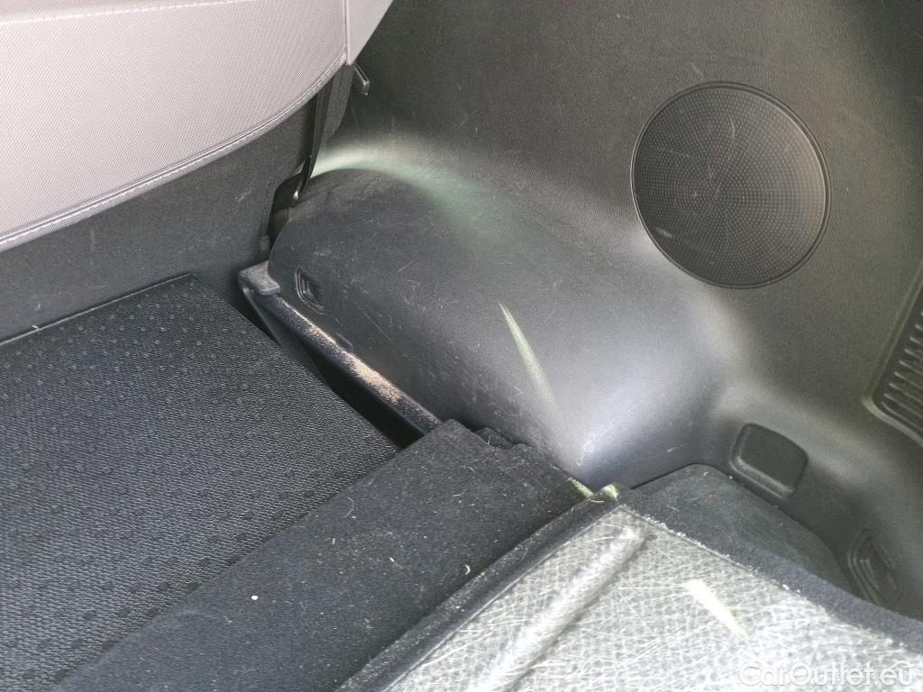  KIA  Sportage KIA  1.6MHEV Drive 100kW(136CV) 4x2(Crist Tintados)(CX) #17