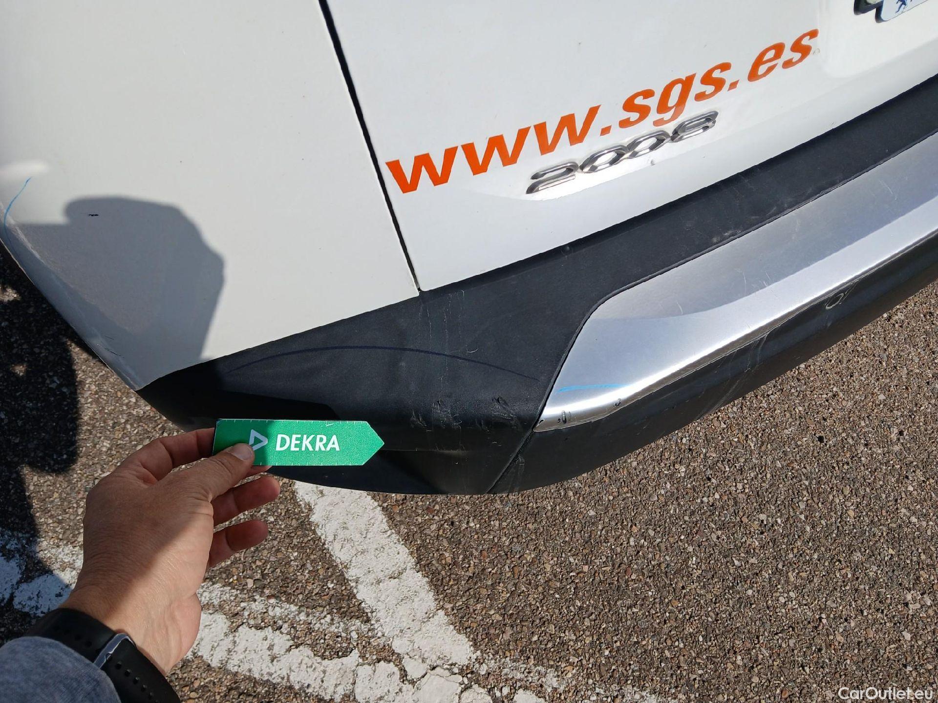  Peugeot  2008 PEUGEOT  / 2019 / 5P / todoterreno Allure BlueHDI 81kW (110CV) #16