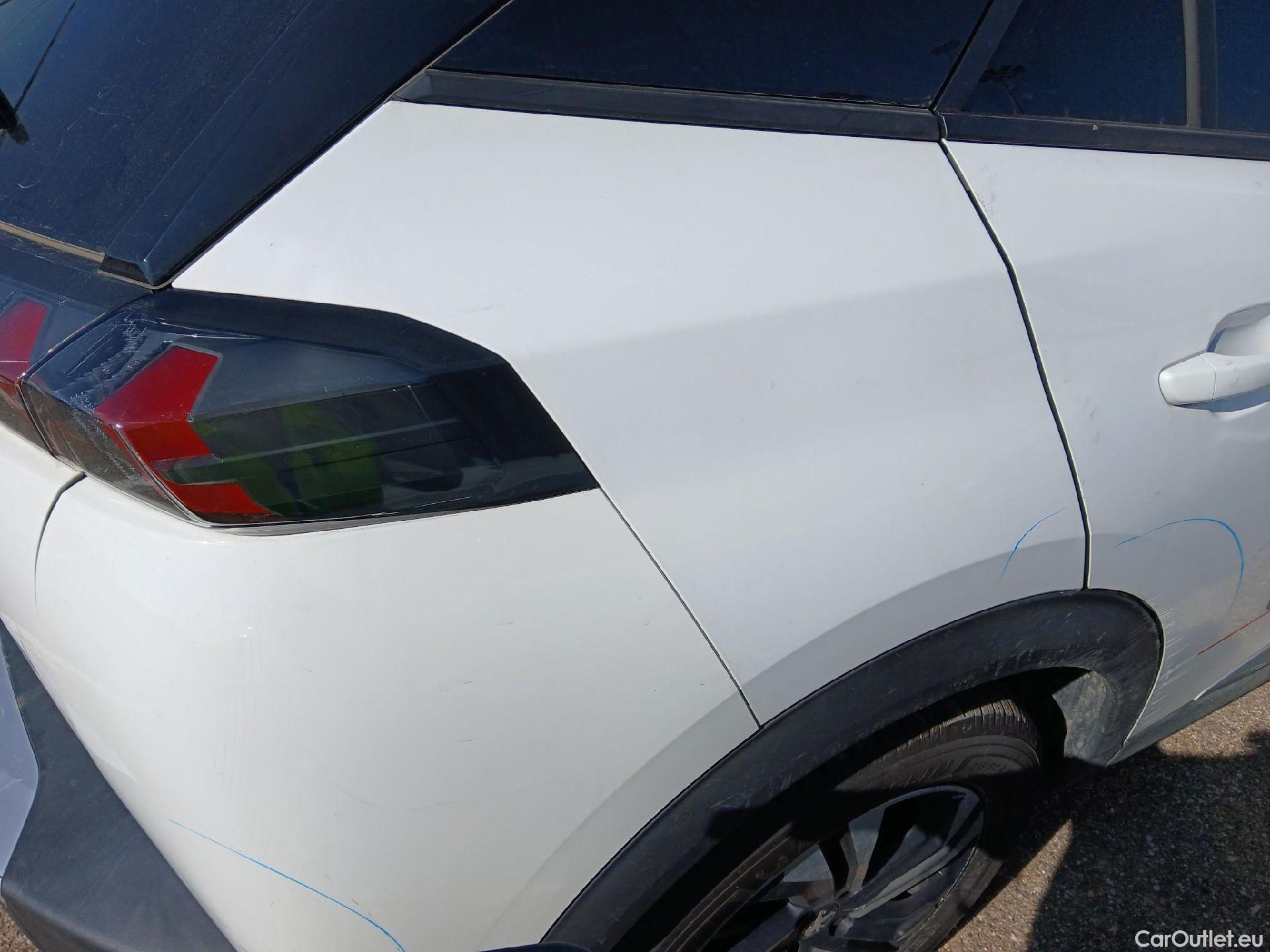  Peugeot  2008 PEUGEOT  / 2019 / 5P / todoterreno Allure BlueHDI 81kW (110CV) #22