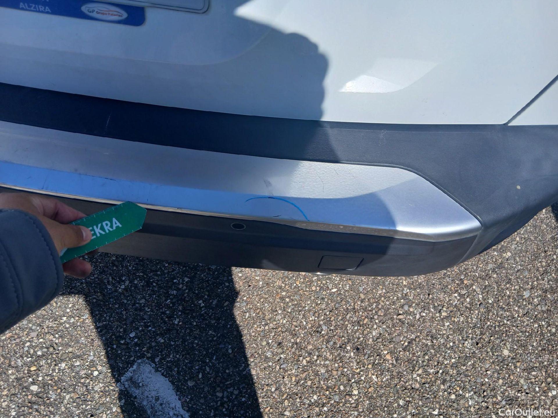  Peugeot  2008 PEUGEOT  / 2019 / 5P / todoterreno Allure BlueHDI 81kW (110CV) #25