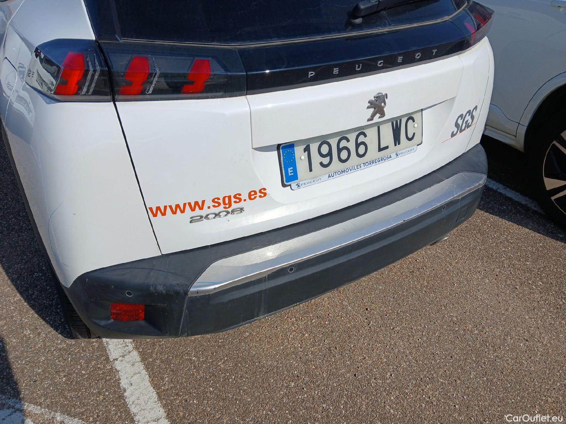  Peugeot  2008 PEUGEOT  / 2019 / 5P / todoterreno Allure BlueHDI 81kW (110CV) #19