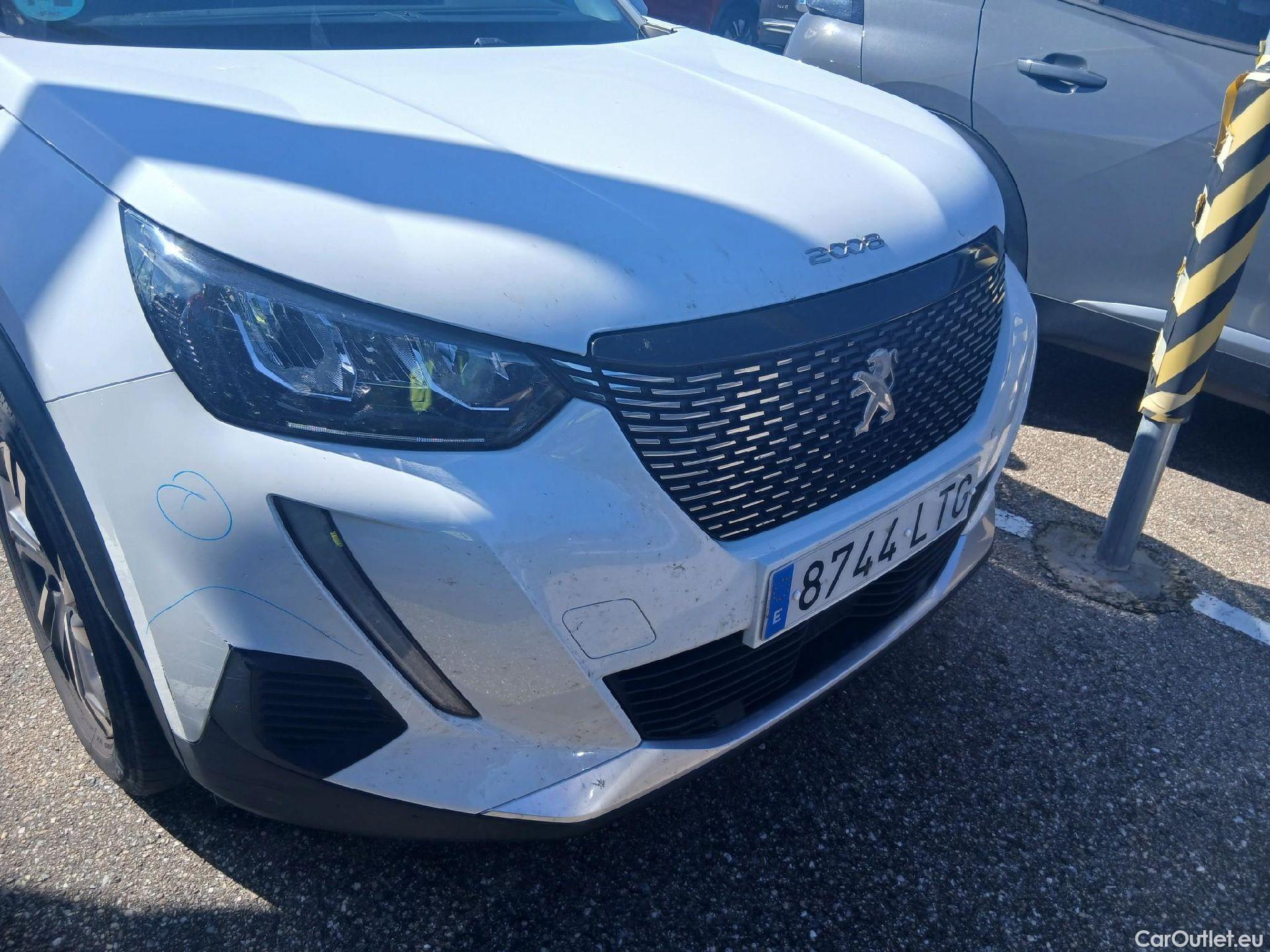  Peugeot  2008 PEUGEOT  / 2019 / 5P / todoterreno Allure BlueHDI 81kW (110CV) #7