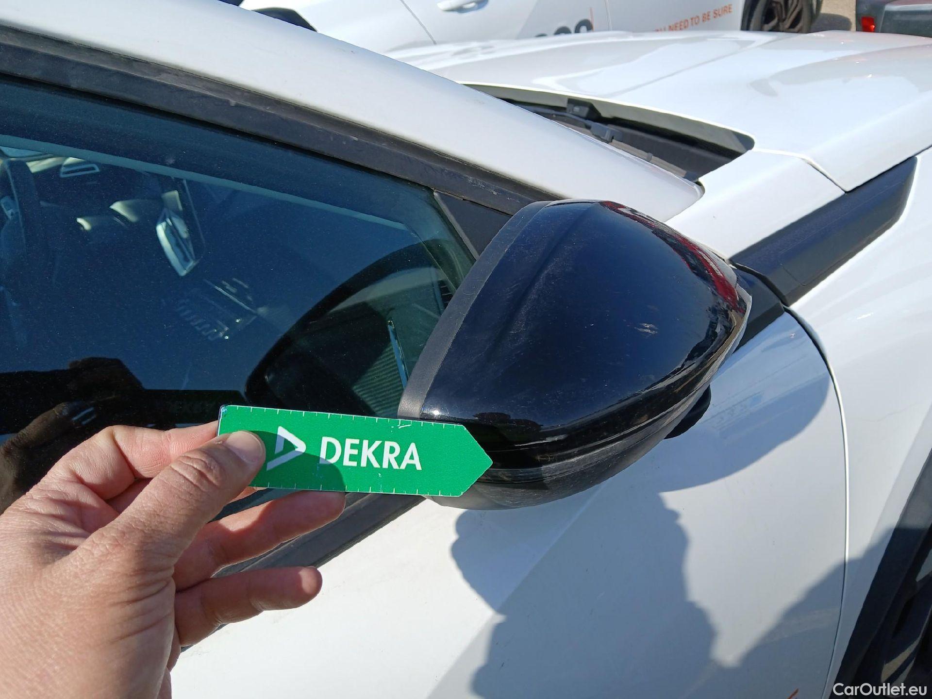  Peugeot  2008 PEUGEOT  / 2019 / 5P / todoterreno Allure BlueHDI 81kW (110CV) #32