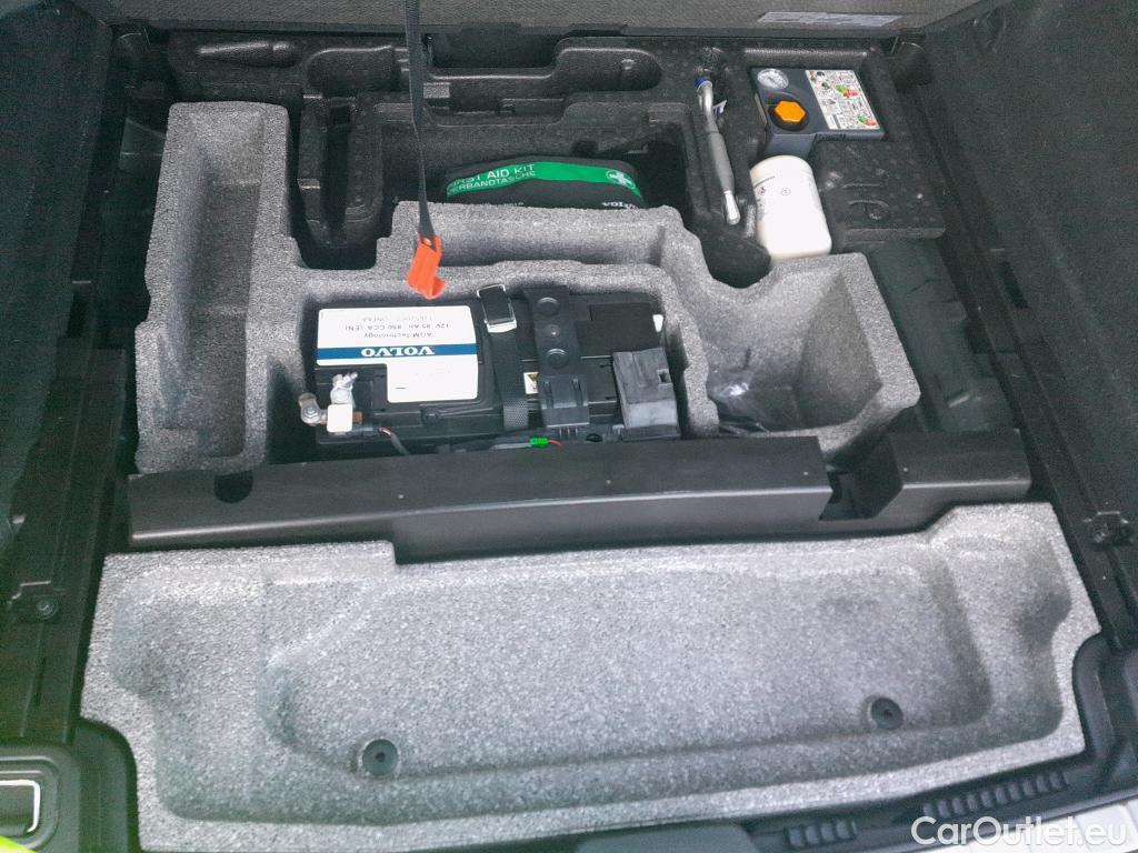  Volvo  XC60 VOLVO  / 2017 / 5P / todoterreno 2.0 T6 AWD Recharge Inscription Exp Auto #3