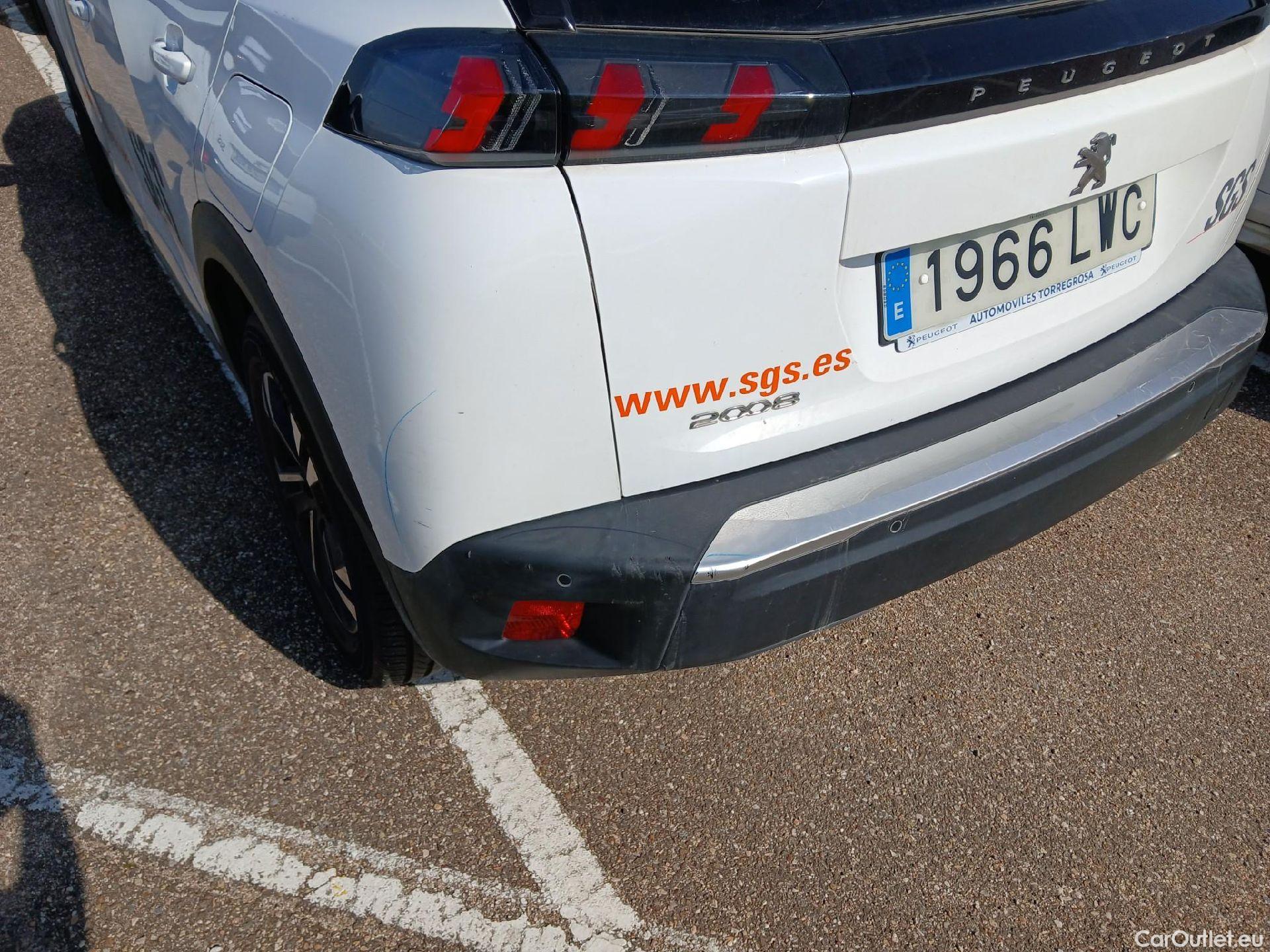  Peugeot  2008 PEUGEOT  / 2019 / 5P / todoterreno Allure BlueHDI 81kW (110CV) #17