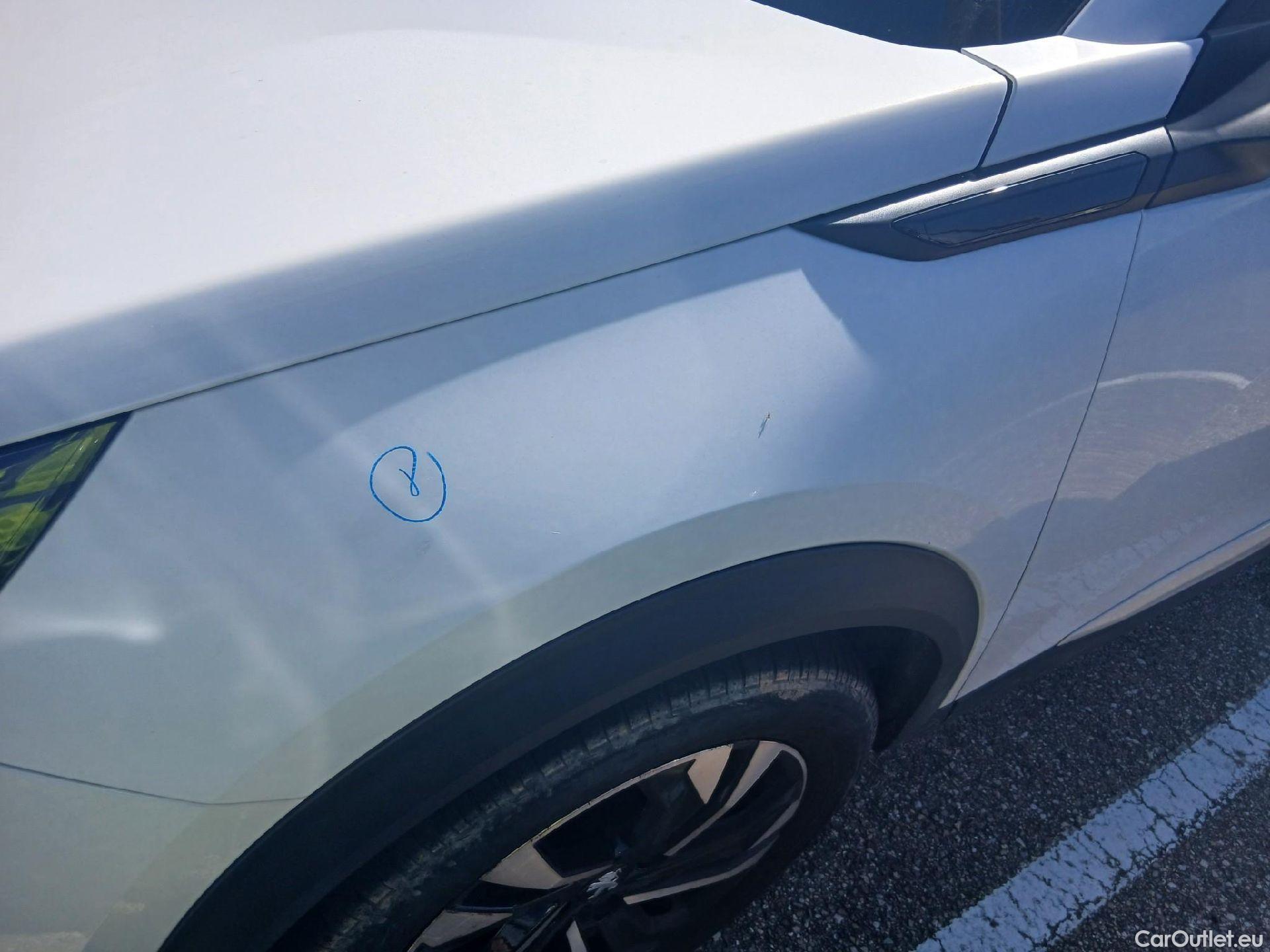  Peugeot  2008 PEUGEOT  / 2019 / 5P / todoterreno Allure BlueHDI 81kW (110CV) #15