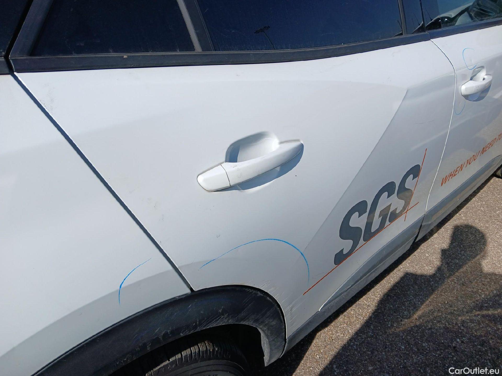  Peugeot  2008 PEUGEOT  / 2019 / 5P / todoterreno Allure BlueHDI 81kW (110CV) #26