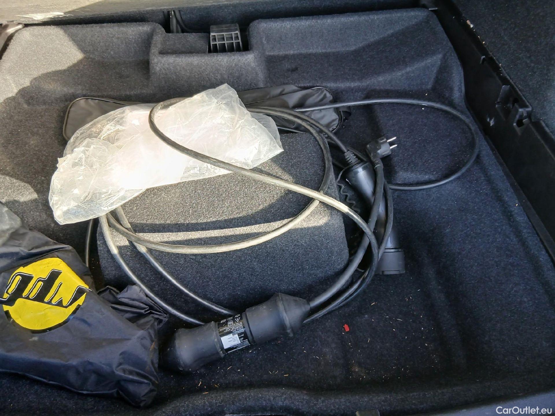  Volvo  XC 40 VOLVO XC40 / 2017 / 5P / todoterreno 1.5 T4 Twin Recharge Inscription Ex Auto #27