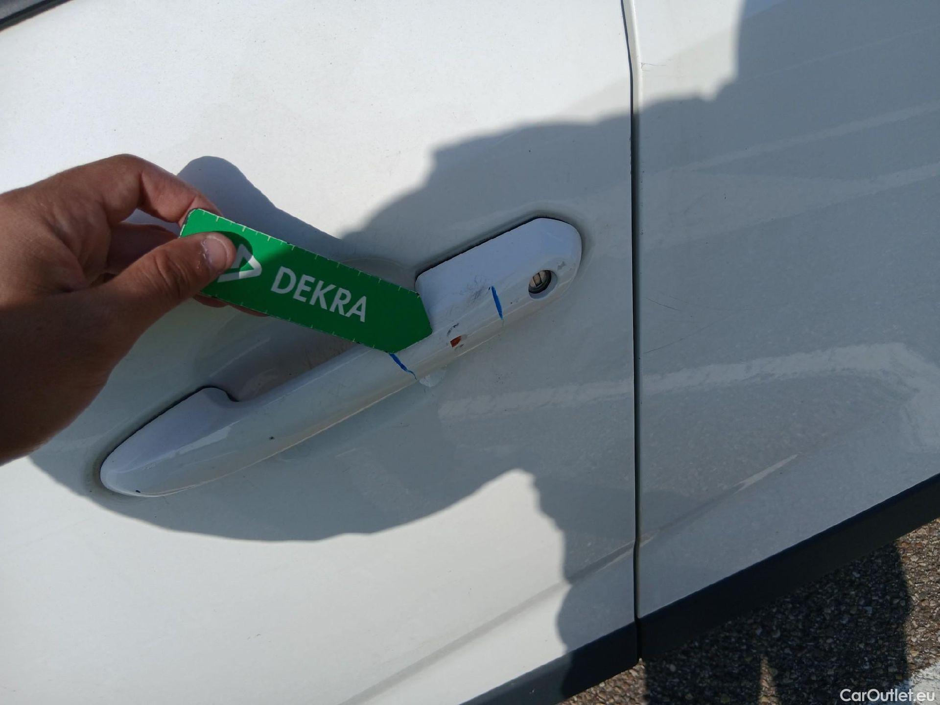  Toyota  RAV4 TOYOTA  / 2018 / 5P / todoterreno 2.5l 220H Advance #7