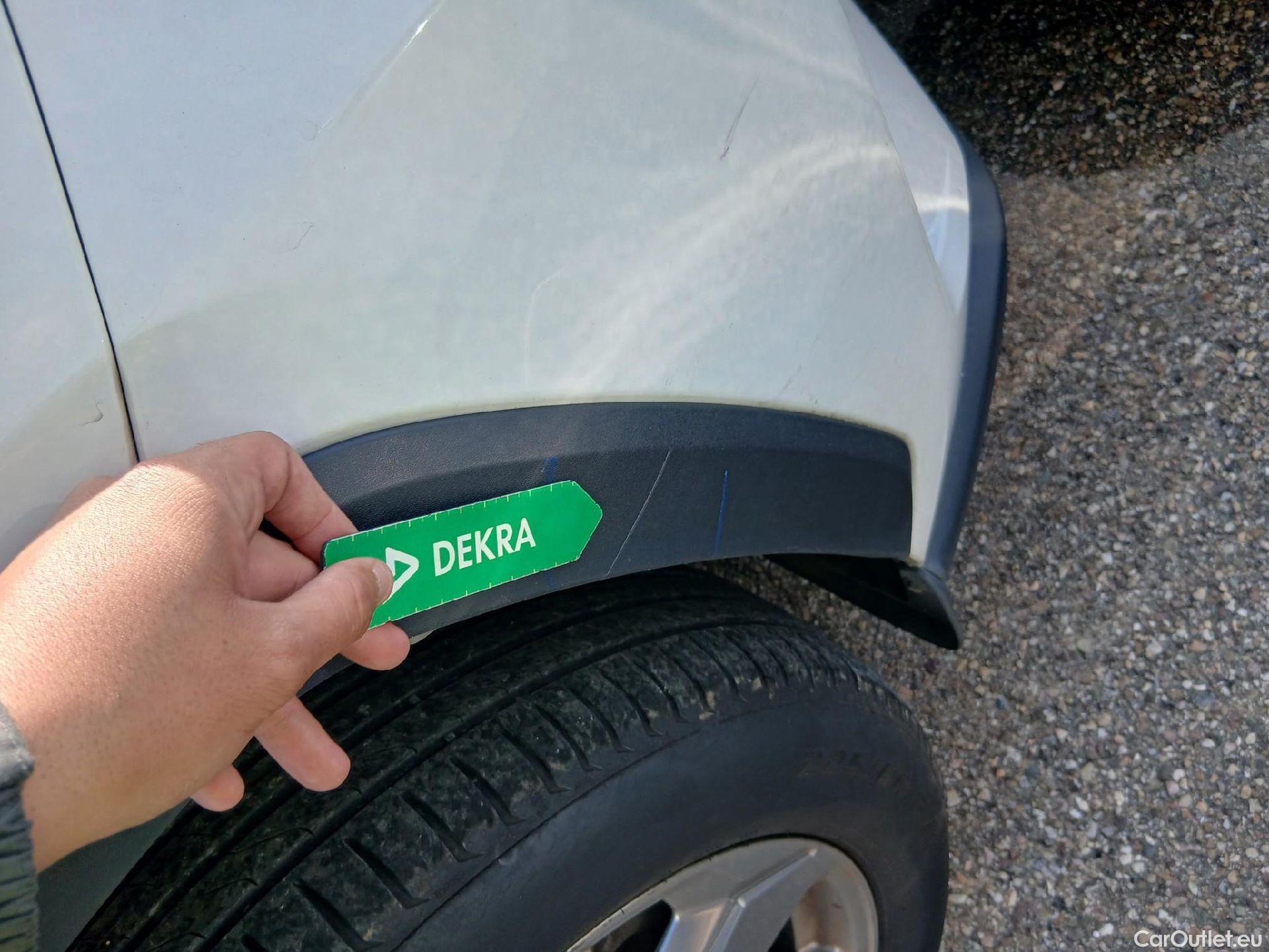  Toyota  RAV4 TOYOTA  / 2018 / 5P / todoterreno 2.5l 220H Advance #15