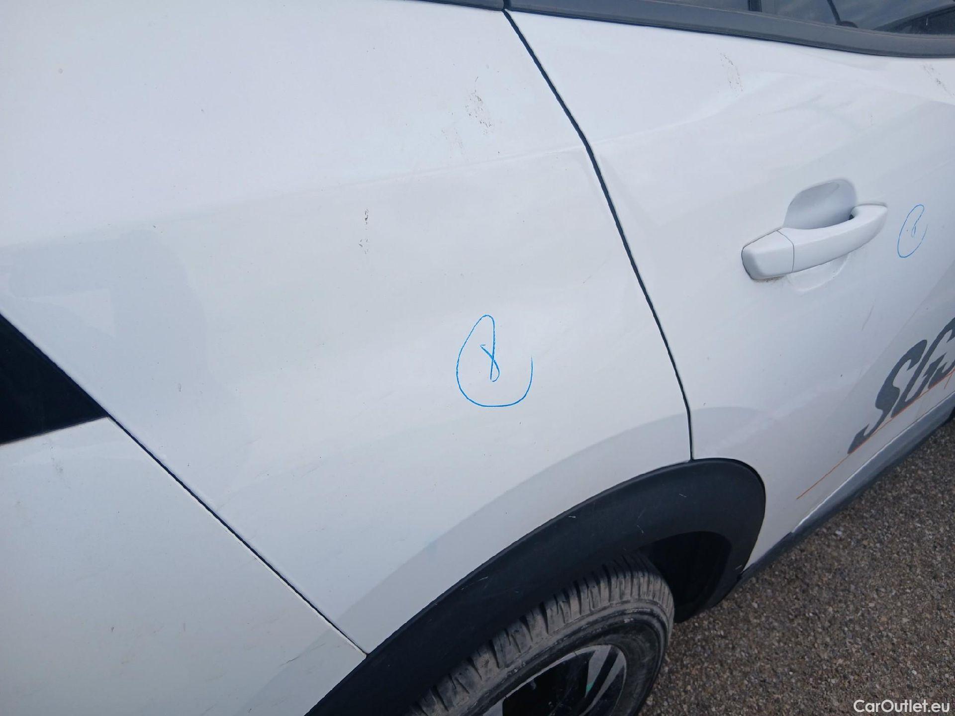  Peugeot  2008 PEUGEOT  / 2019 / 5P / todoterreno Allure BlueHDI 81kW (110CV) #35