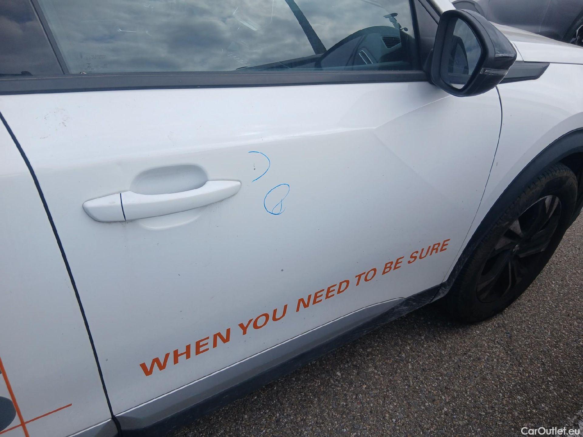  Peugeot  2008 PEUGEOT  / 2019 / 5P / todoterreno Allure BlueHDI 81kW (110CV) #38