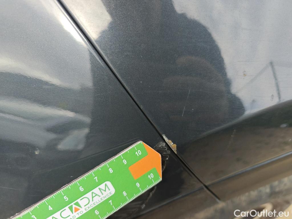  KIA  Sportage KIA  1.6MHEV Drive 100kW(136CV) 4x2(Crist Tintados)(CX) #24