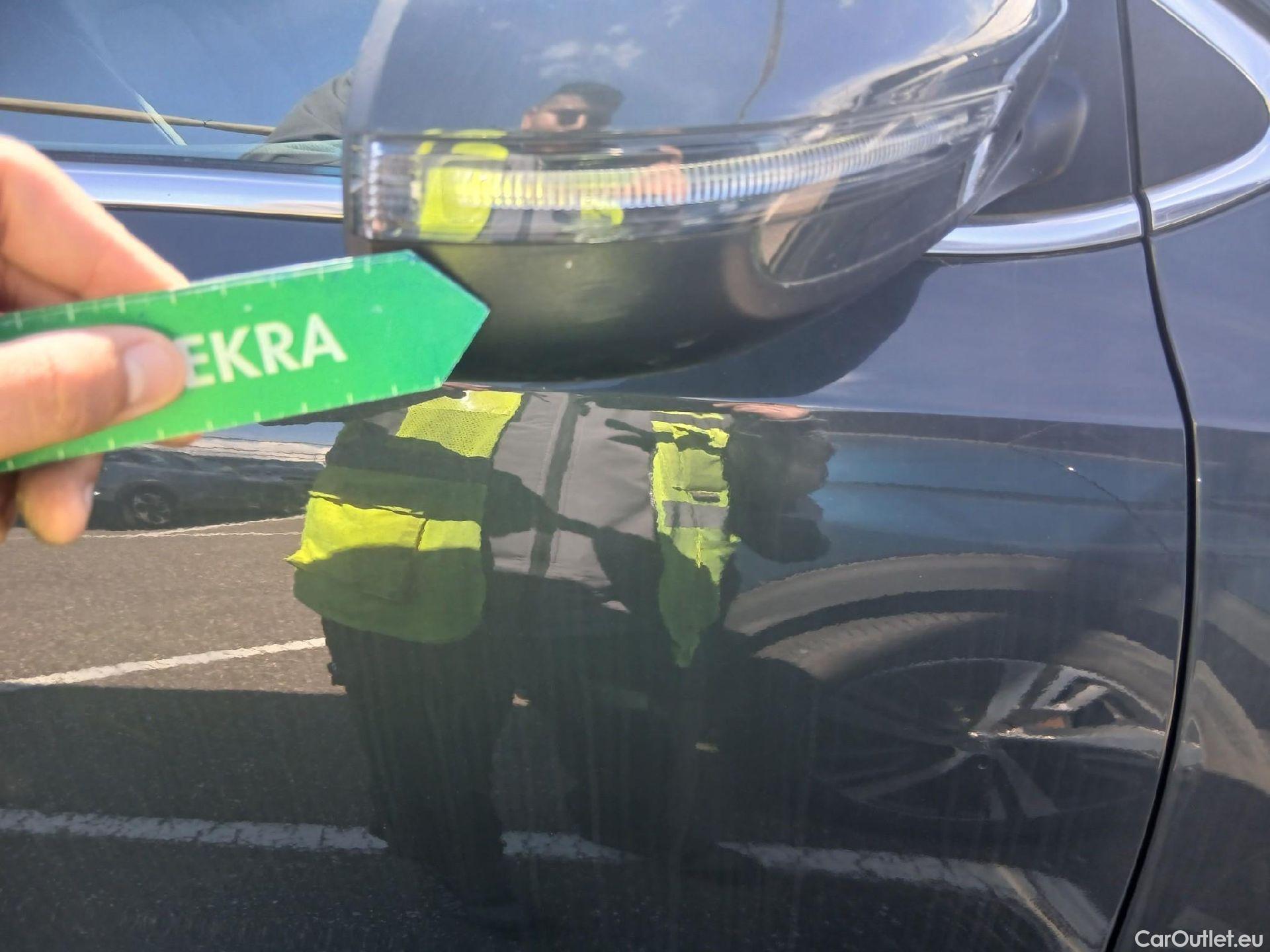  KIA  Sportage KIA  1.6MHEV Drive 100kW(136CV) 4x2(Crist Tintados)(CX) #10