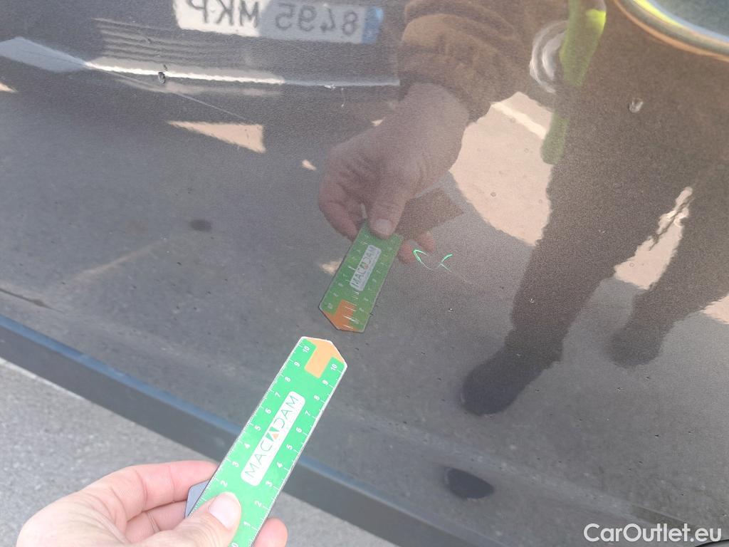  Toyota  RAV4 TOYOTA  / 2018 / 5P / todoterreno 2.5l 220H Advance #4