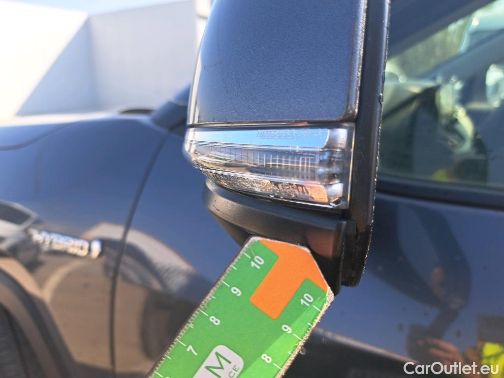  Toyota  RAV4 TOYOTA  / 2018 / 5P / todoterreno 2.5l 220H Advance #25