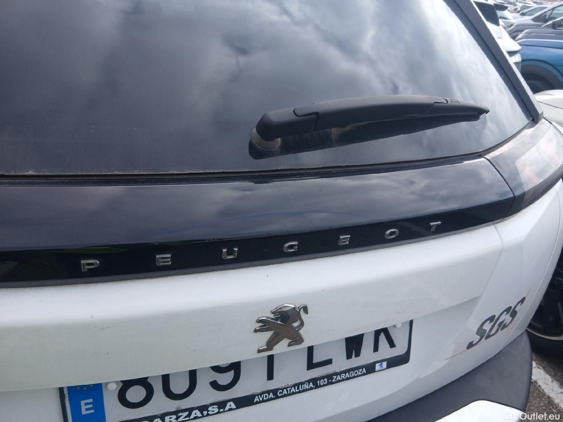  Peugeot  2008 PEUGEOT  / 2019 / 5P / todoterreno Allure BlueHDI 81kW (110CV) #32