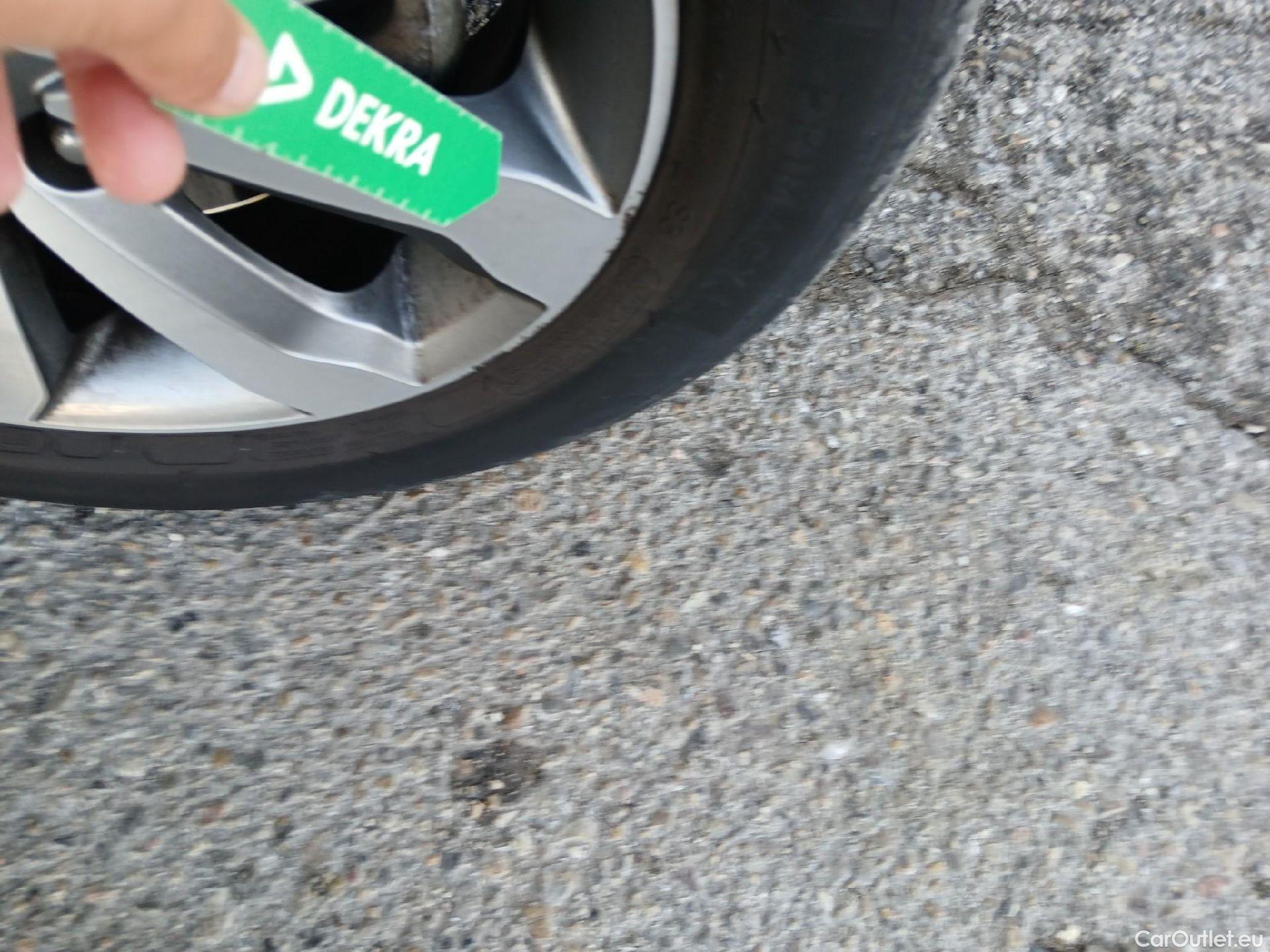  KIA  STONIC KIA  / 2017 / 5P / todoterreno 1.0 T-GDi 74kW (100CV) MHEV iMT Drive #41