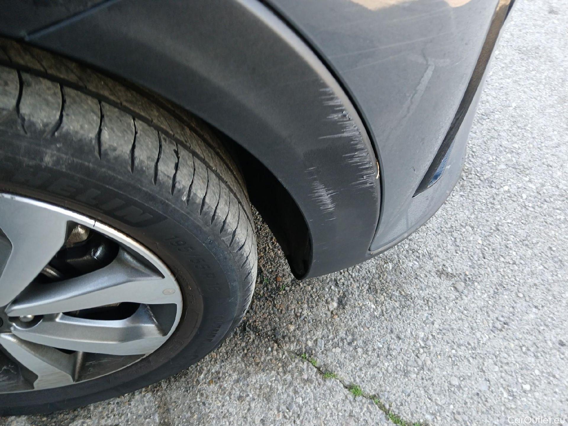  KIA  STONIC KIA  / 2017 / 5P / todoterreno 1.0 T-GDi 74kW (100CV) MHEV iMT Drive #43