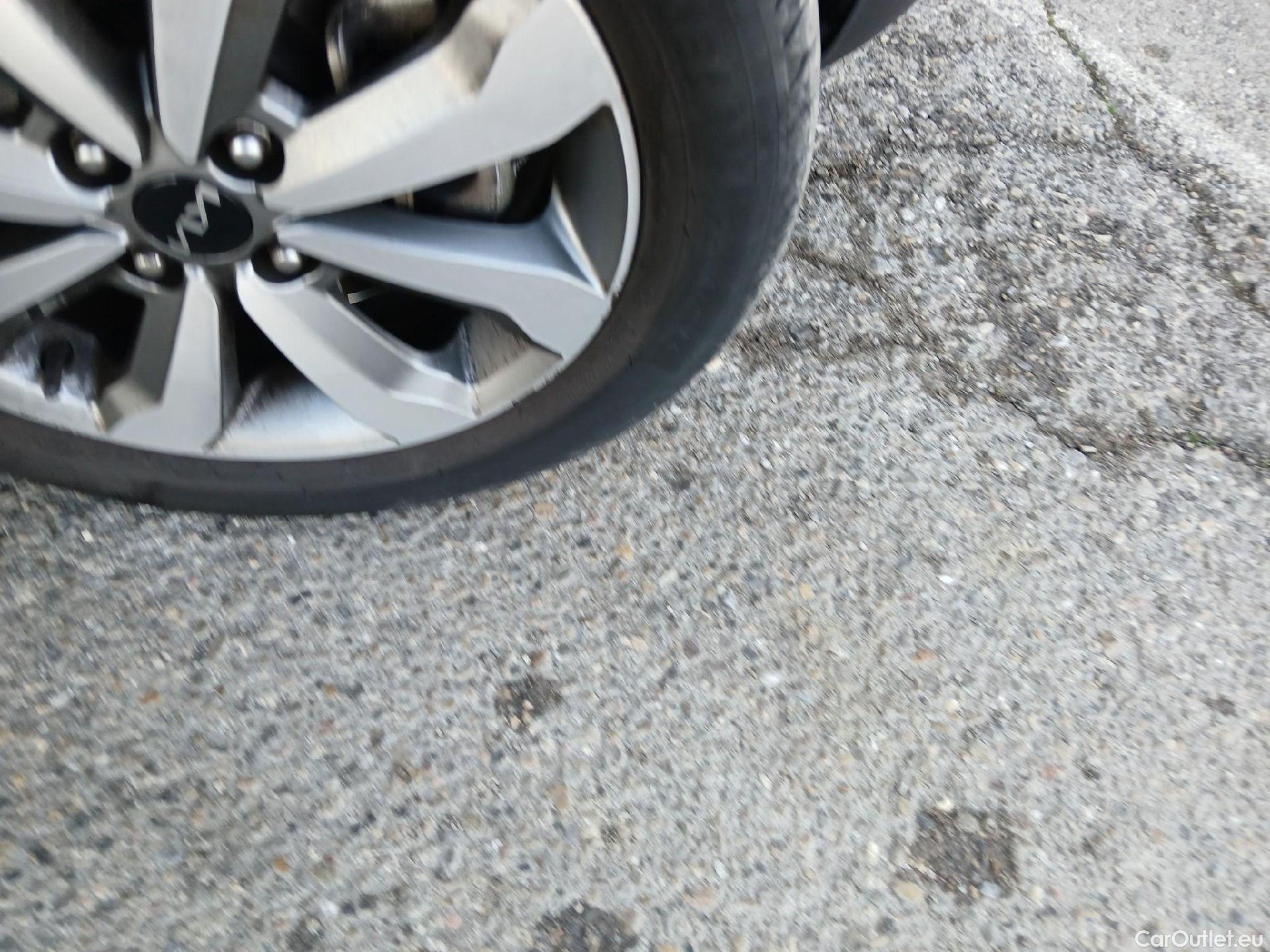  KIA  STONIC KIA  / 2017 / 5P / todoterreno 1.0 T-GDi 74kW (100CV) MHEV iMT Drive #39