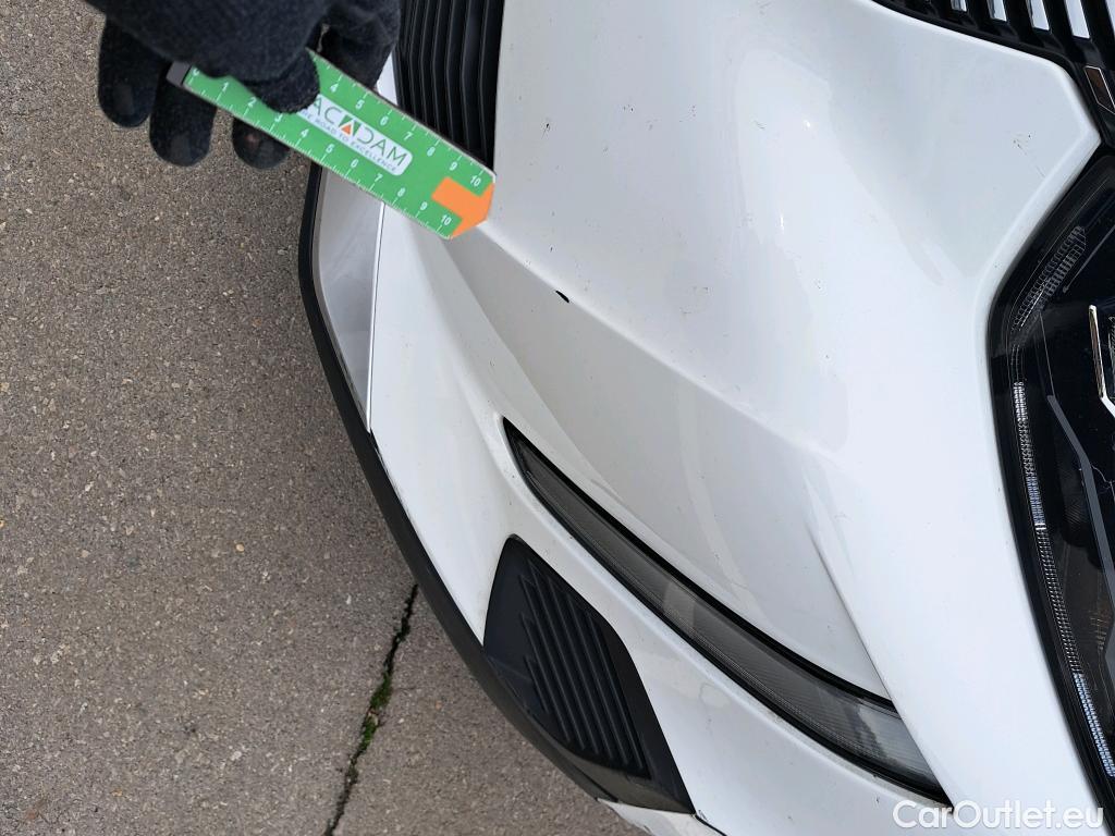  Peugeot  2008 PEUGEOT  / 2019 / 5P / todoterreno Allure BlueHDI 81kW (110CV) #20