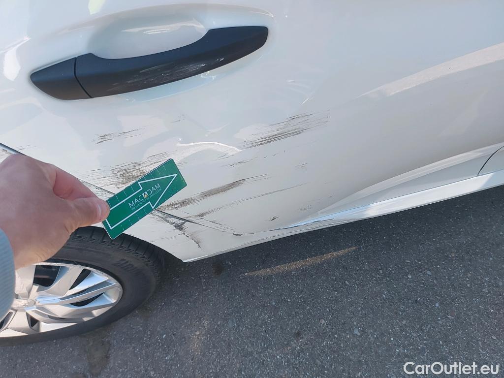  Peugeot  208 PEUGEOT  / 2019 / 5P / berlina con portón PureTech 55kW (75CV) Like #7