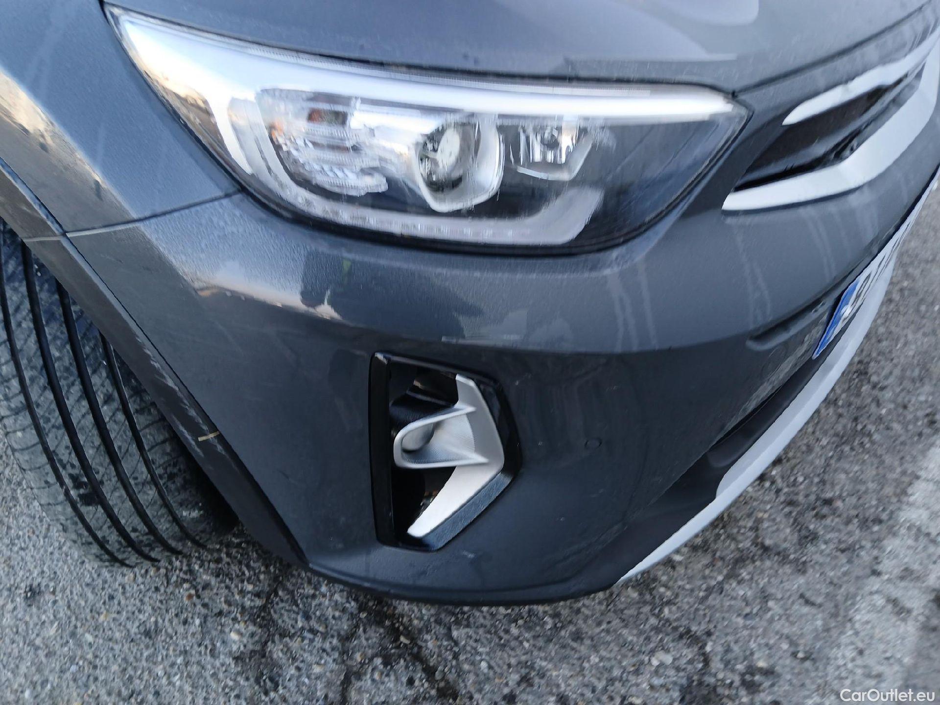  KIA  STONIC KIA  / 2017 / 5P / todoterreno 1.0 T-GDi 74kW (100CV) MHEV iMT Drive #13