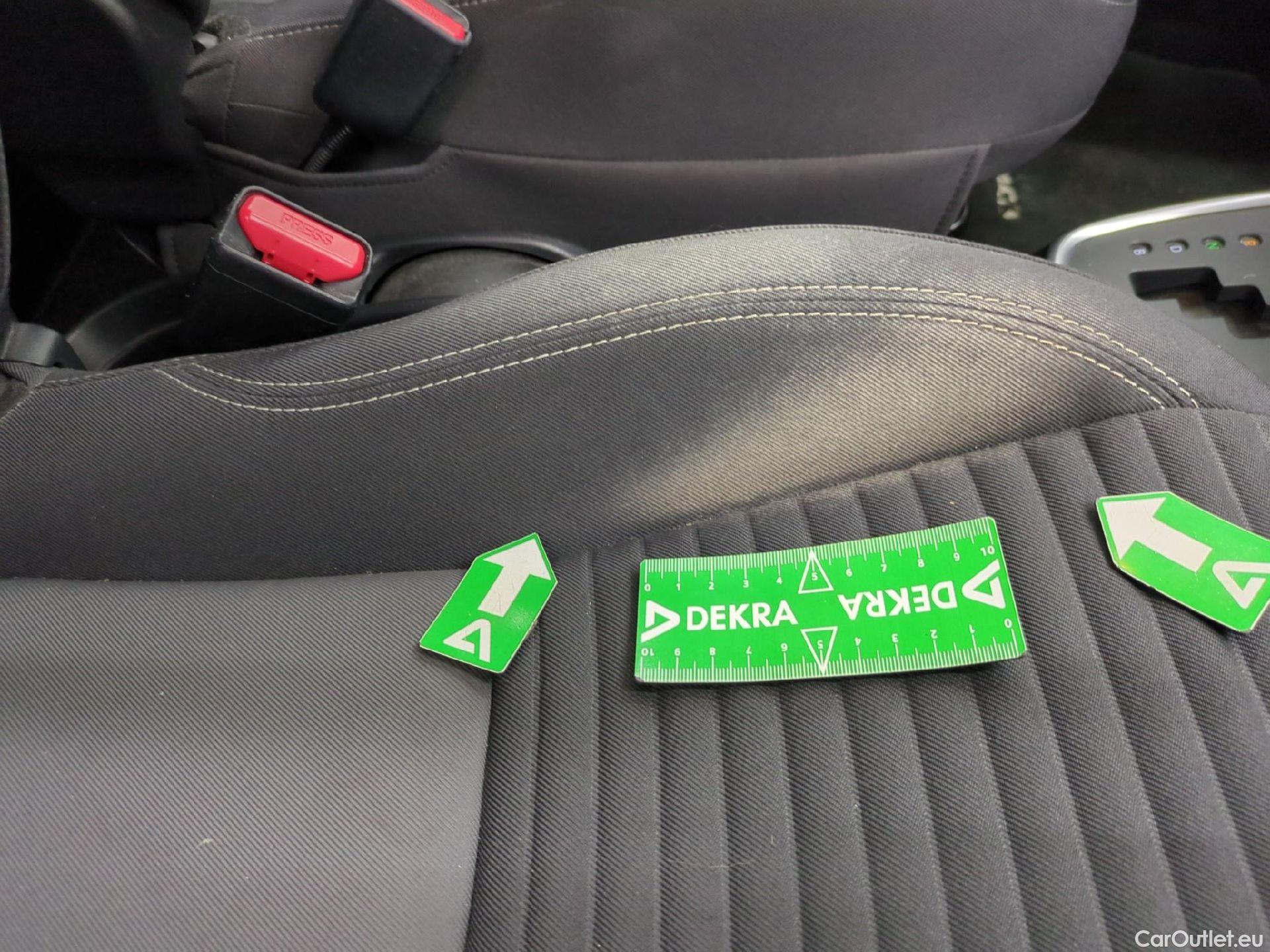  Toyota  Yaris  Hybride Affaires / 2017 / 5P / Berline 1.5 VVT-I HYBRID AUTO France Business #1