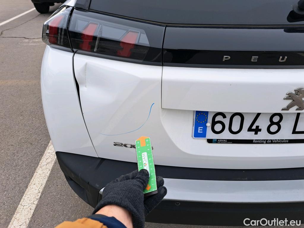  Peugeot  2008 PEUGEOT  / 2019 / 5P / todoterreno Allure BlueHDI 81kW (110CV) #2