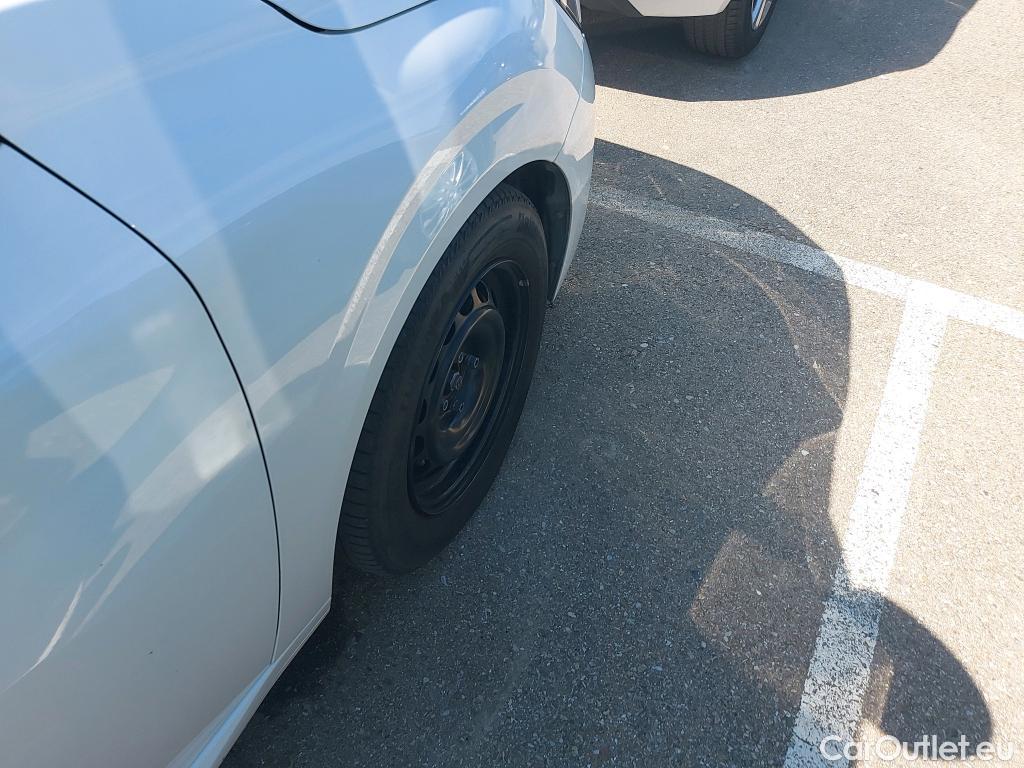  Peugeot  208 PEUGEOT  / 2019 / 5P / berlina con portón PureTech 55kW (75CV) Like #29