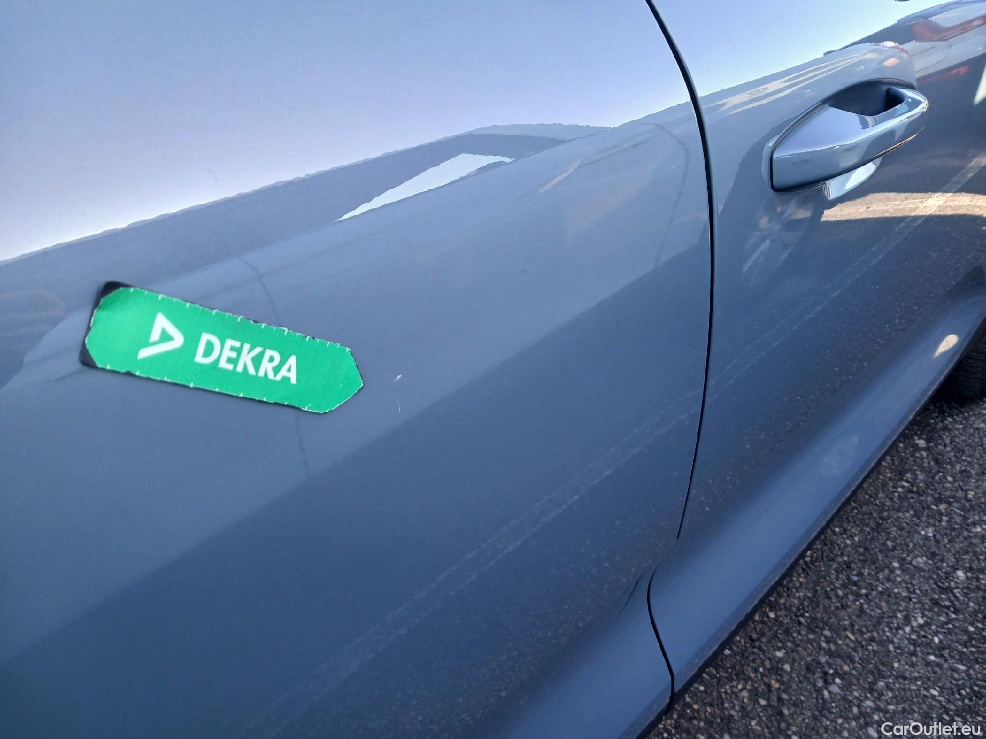  Volvo  XC 40 VOLVO XC40 / 2017 / 5P / todoterreno 1.5 T5 Twin Recharge Inscription Ex Auto #4