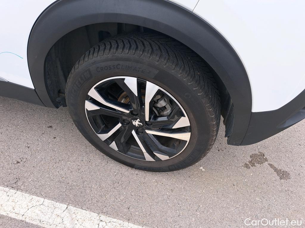  Peugeot  2008 PEUGEOT  / 2019 / 5P / todoterreno Allure BlueHDI 81kW (110CV) #40