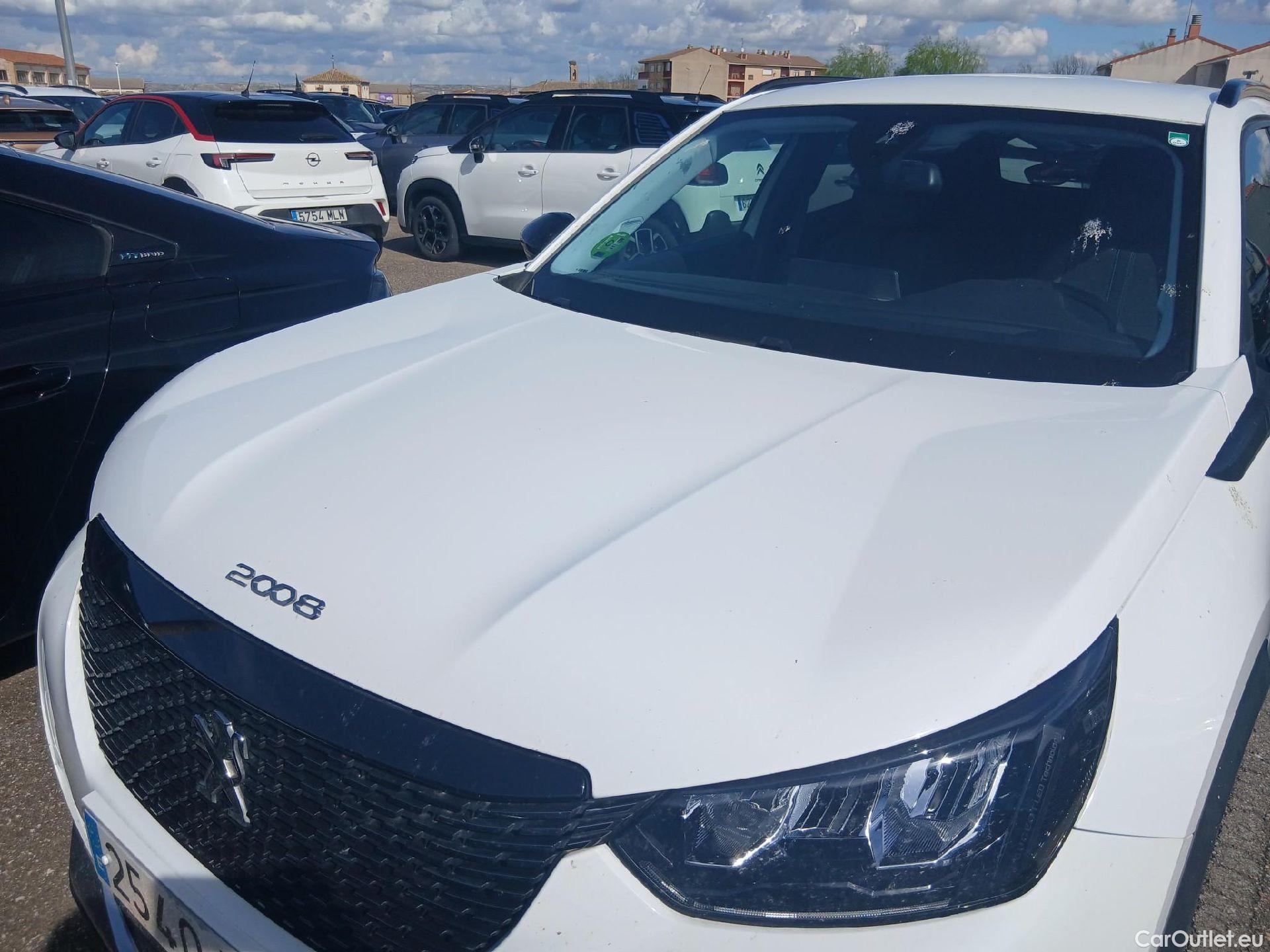  Peugeot  2008 PEUGEOT  / 2019 / 5P / todoterreno Allure BlueHDI 81kW (110CV) #8