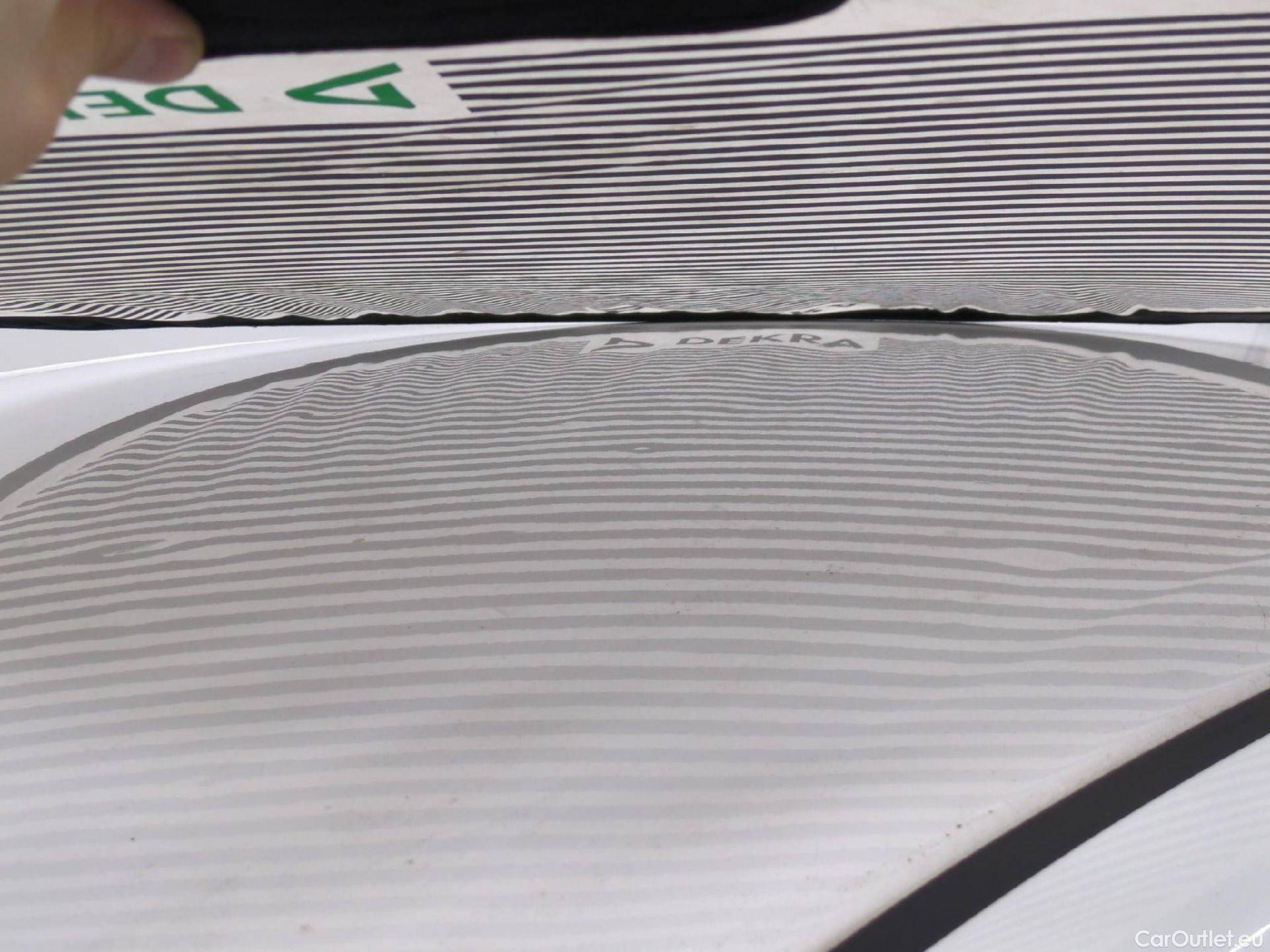  Toyota  Yaris  Hybride Affaires / 2017 / 5P / Berline 1.5 VVT-I HYBRID AUTO France Business #15