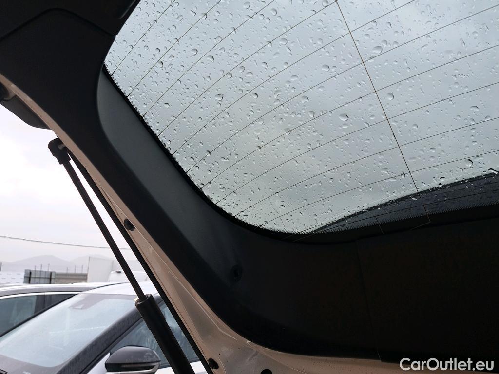  Peugeot  2008 PEUGEOT  / 2019 / 5P / todoterreno Allure BlueHDI 81kW (110CV) #20