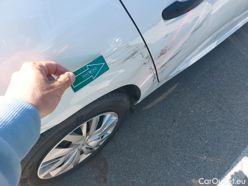  Peugeot  208 PEUGEOT  / 2019 / 5P / berlina con portón PureTech 55kW (75CV) Like #9