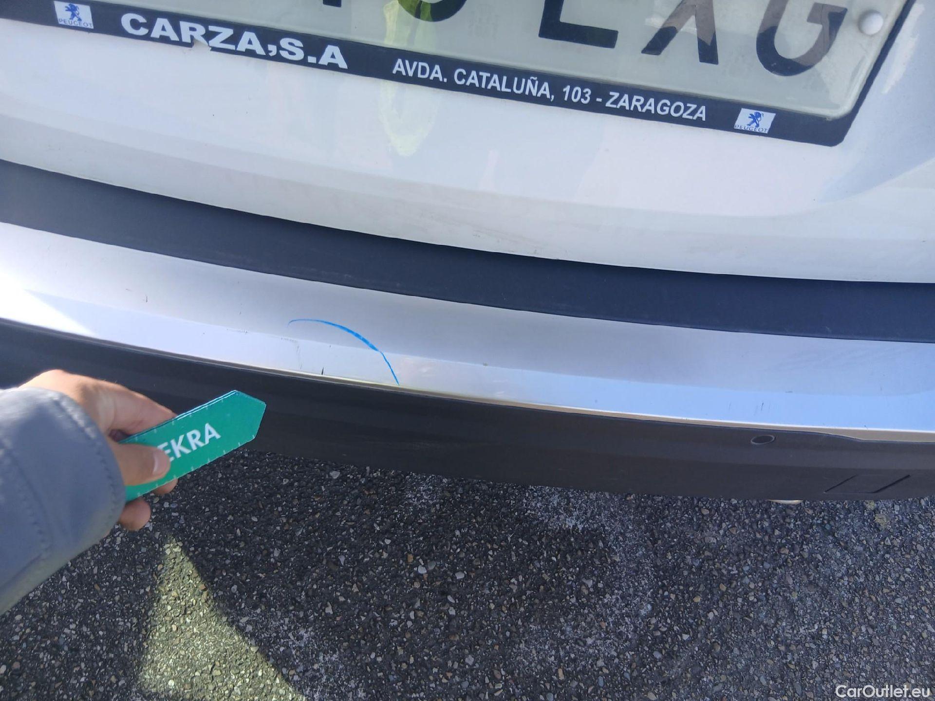  Peugeot  2008 PEUGEOT  / 2019 / 5P / todoterreno Allure BlueHDI 81kW (110CV) #12