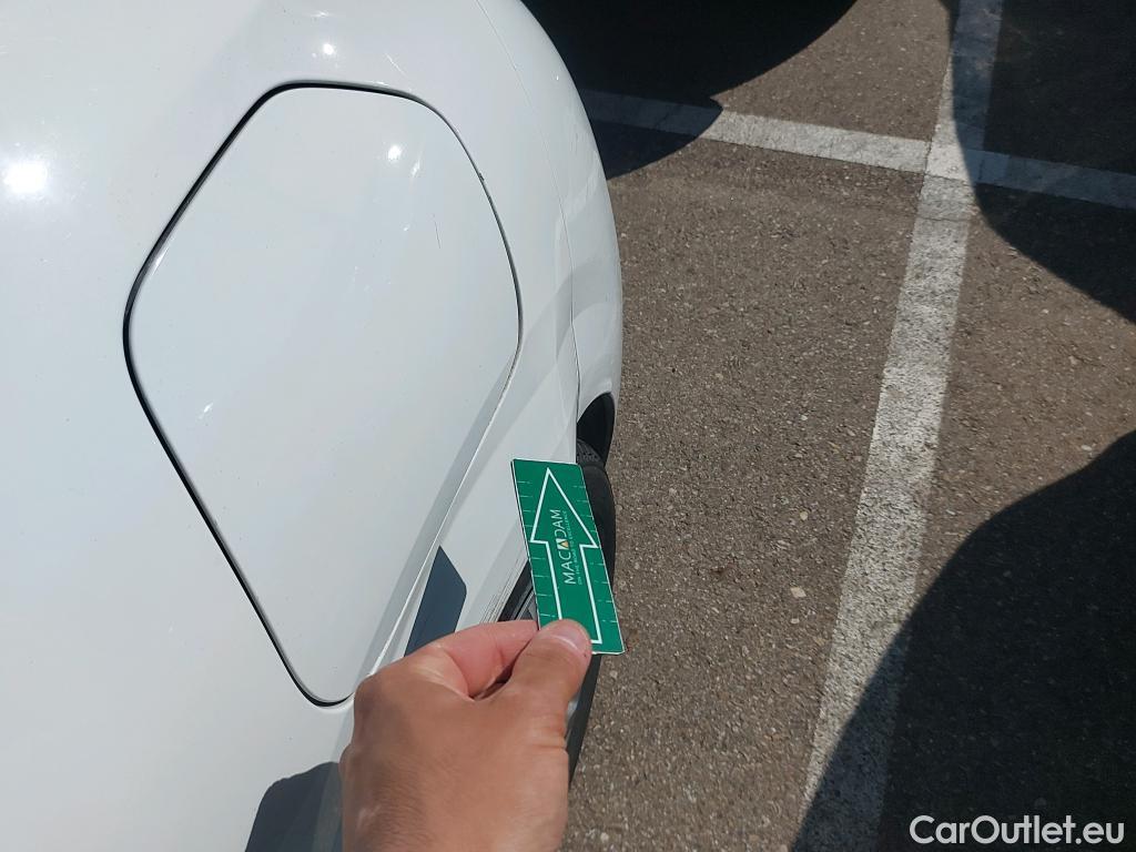  Peugeot  208 PEUGEOT  / 2019 / 5P / berlina con portón PureTech 55kW (75CV) Like #4