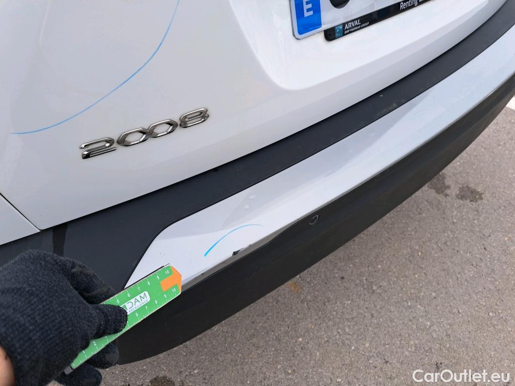  Peugeot  2008 PEUGEOT  / 2019 / 5P / todoterreno Allure BlueHDI 81kW (110CV) #30