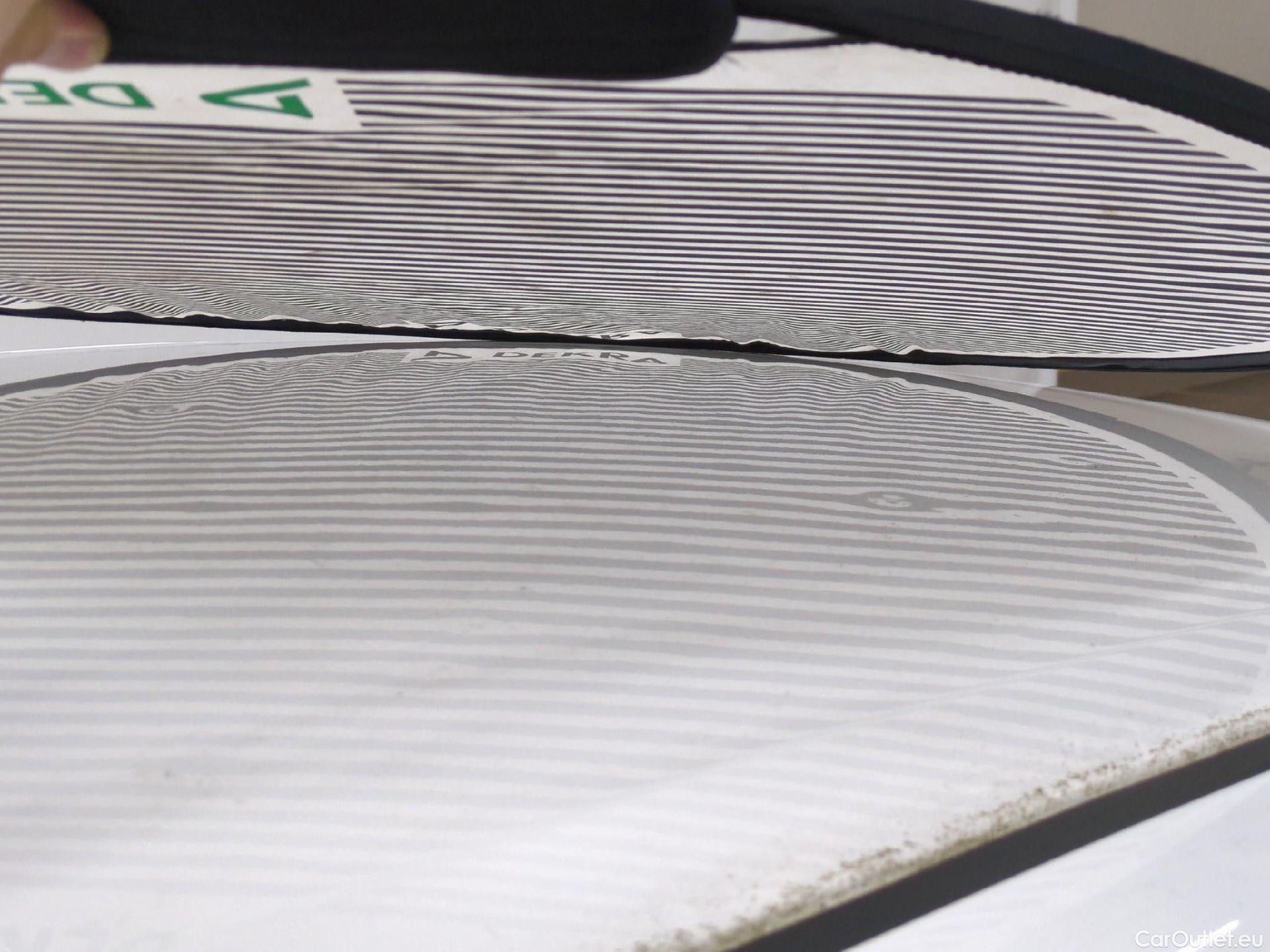  Toyota  Yaris  Hybride Affaires / 2017 / 5P / Berline 1.5 VVT-I HYBRID AUTO France Business #9