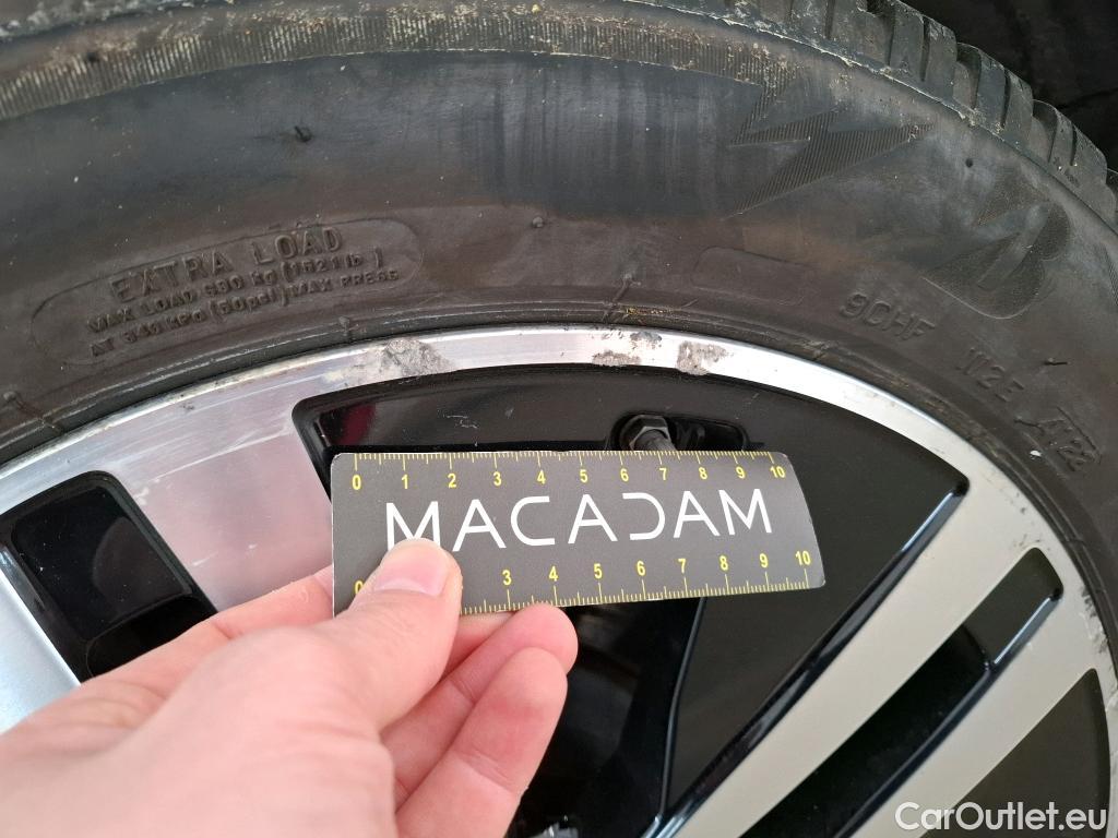  Mercedes  A-Klasse MERCEDES-BENZ Classe A Compact / 2018 / 5P / Berline A 250 e Progressive Line 8G-DCT #18