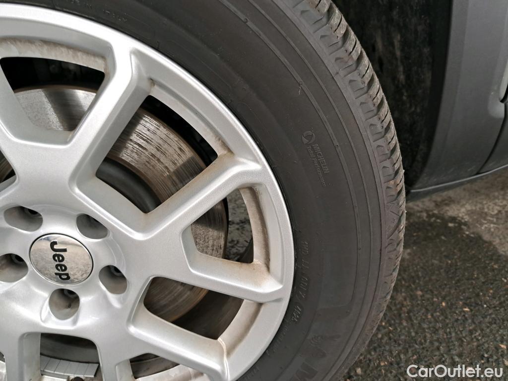  Jeep  Patriot JEEP Renegade / 2018 / 5P / SUV 1.3 PHEV Turbo T4 190PS 4XE Limited Auto #13