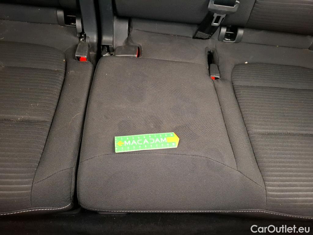  Ford  Kuga FORD  / 2019 / 5P / SUV 2.5 190 hybrid Flexifuel Pshift Titanium #32