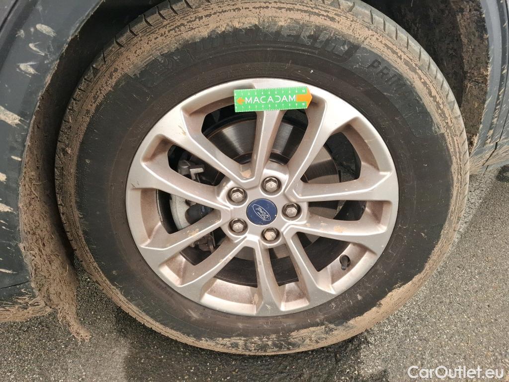  Ford  Kuga FORD  / 2019 / 5P / SUV 2.5 190 hybrid Flexifuel Pshift Titanium #38