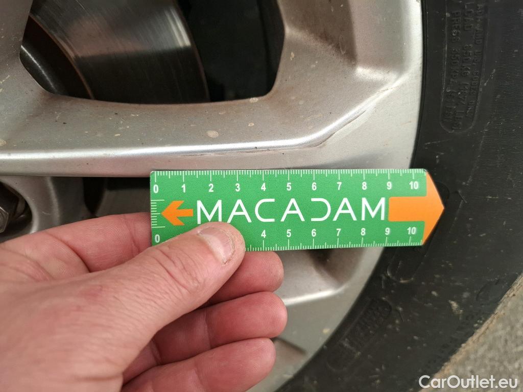  Ford  Kuga FORD  / 2019 / 5P / SUV 2.5 190 hybrid Flexifuel Pshift Titanium #39