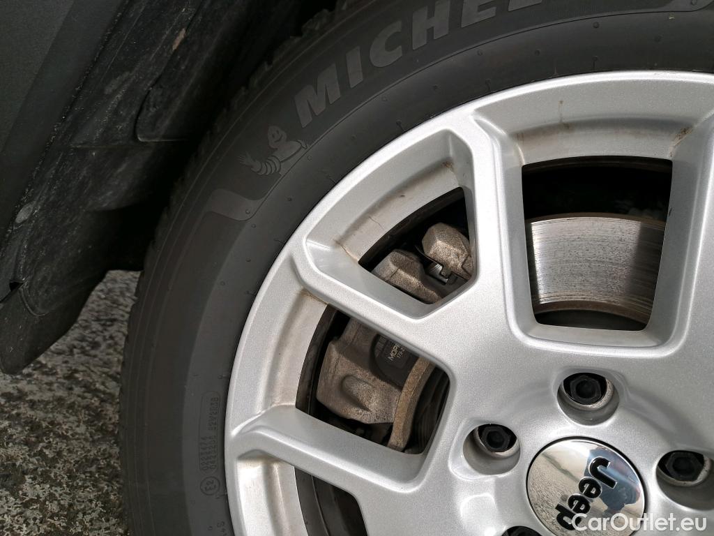  Jeep  Patriot JEEP Renegade / 2018 / 5P / SUV 1.3 PHEV Turbo T4 190PS 4XE Limited Auto #16