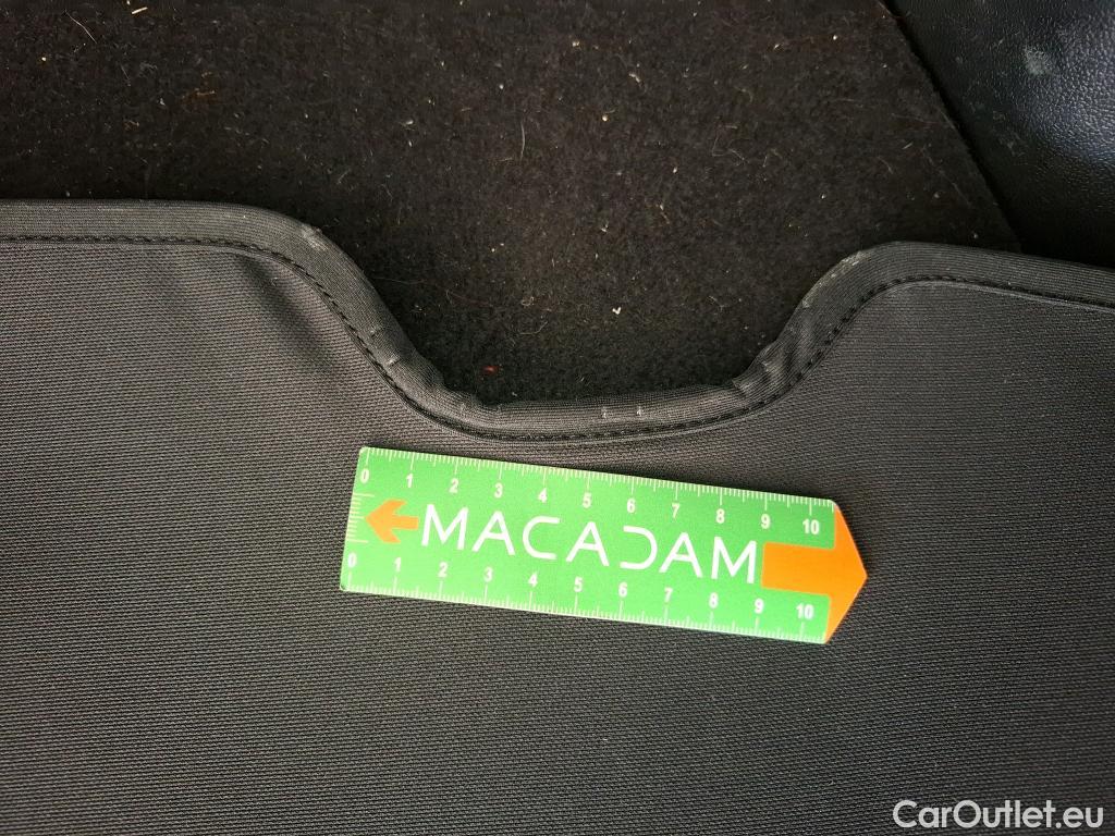  Ford  Kuga FORD  / 2019 / 5P / SUV 2.5 190 hybrid Flexifuel Pshift Titanium #19