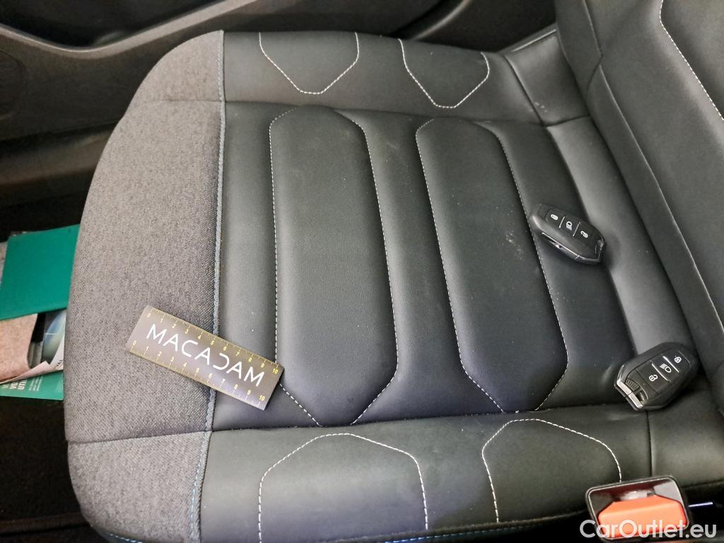  Citroen  C4 CITROEN  X / 2022 / 4P / Berline PureTech 130 S&S EAT8 Shine #7