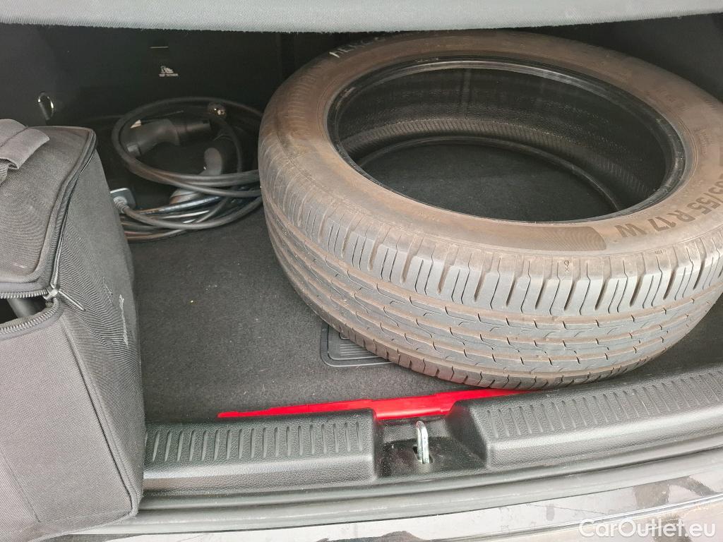  Mercedes  A-Klasse MERCEDES-BENZ Classe A Compact / 2018 / 5P / Berline A 250 e Progressive Line 8G-DCT #24