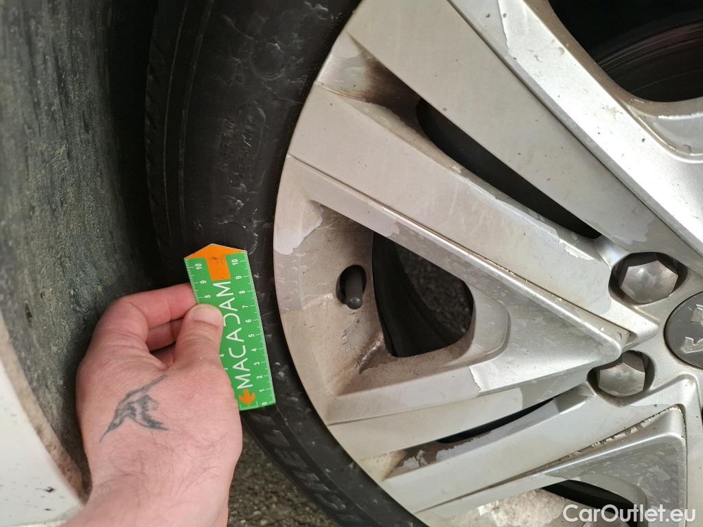  Peugeot  208 PEUGEOT  / 2015 / 5P / Berline &BLUEHDI 100 €6.c S&S ALLURE BUSINESS #73